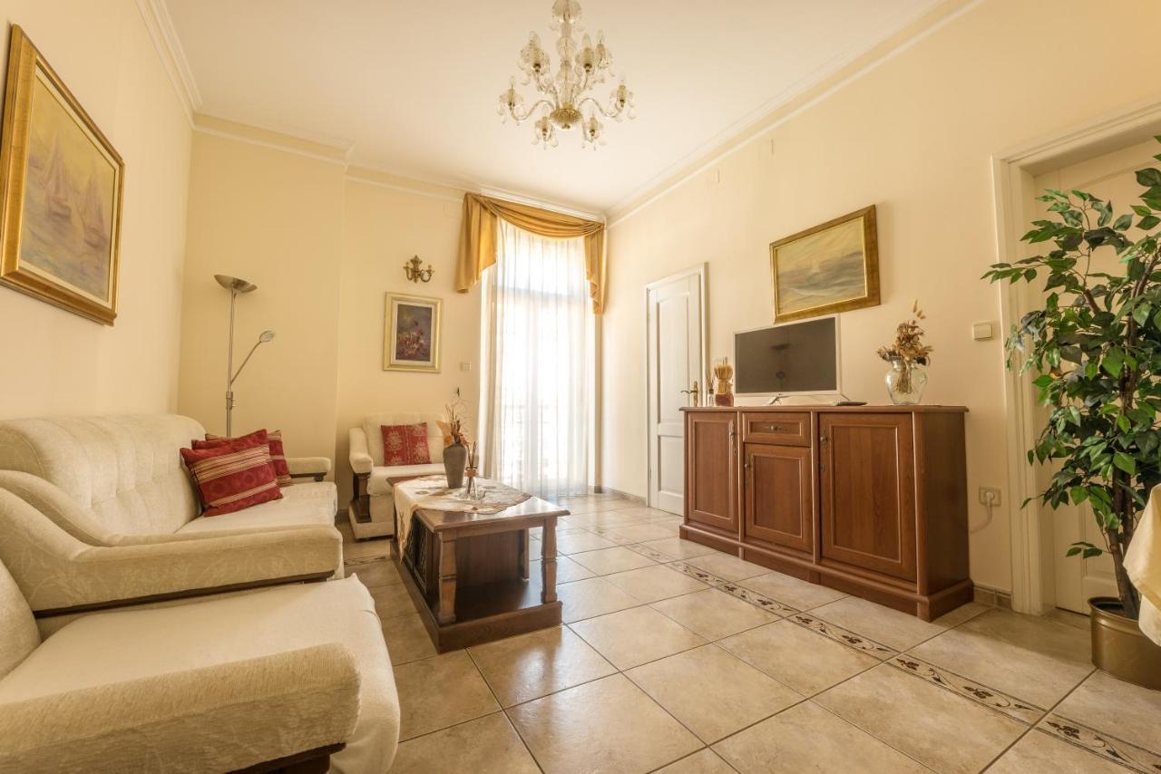 Apartments Villa Devana Opatija Luaran gambar